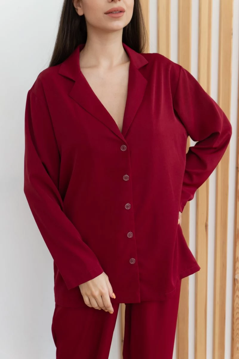 Изображение товара: Рубашка прямая из дубайского шёлка в цвете бордо