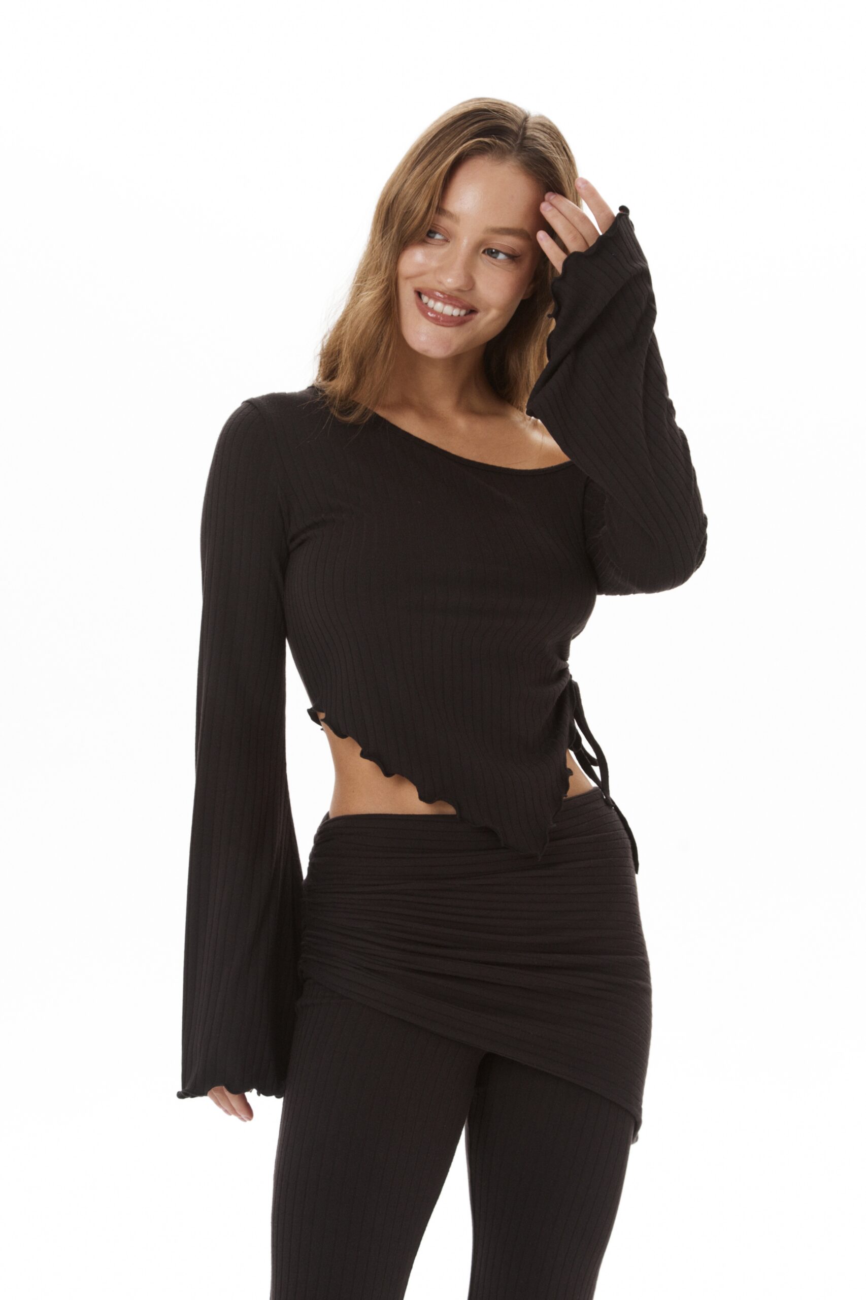 Костюм «Peach set» (кофта и брюки с поясом) в черном цвете