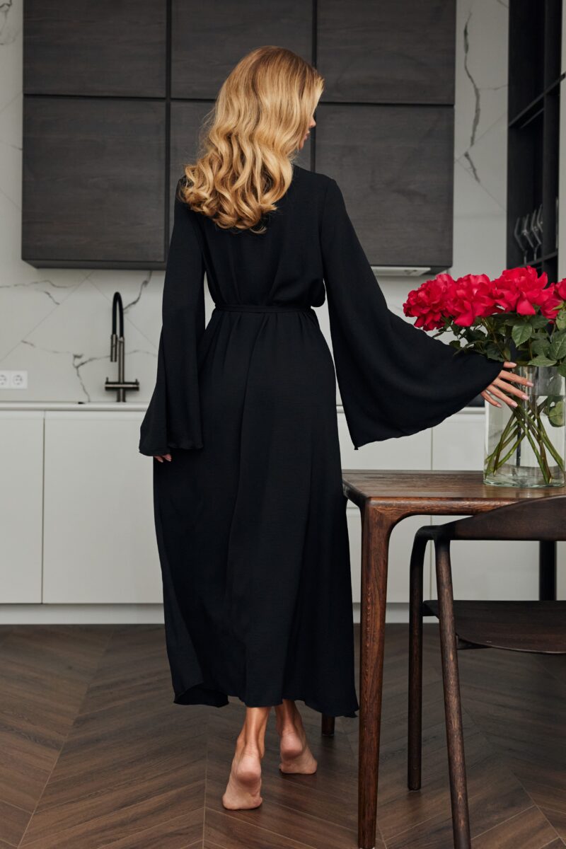 Халат/платье/накидка «Princess Swan» в черном цвете